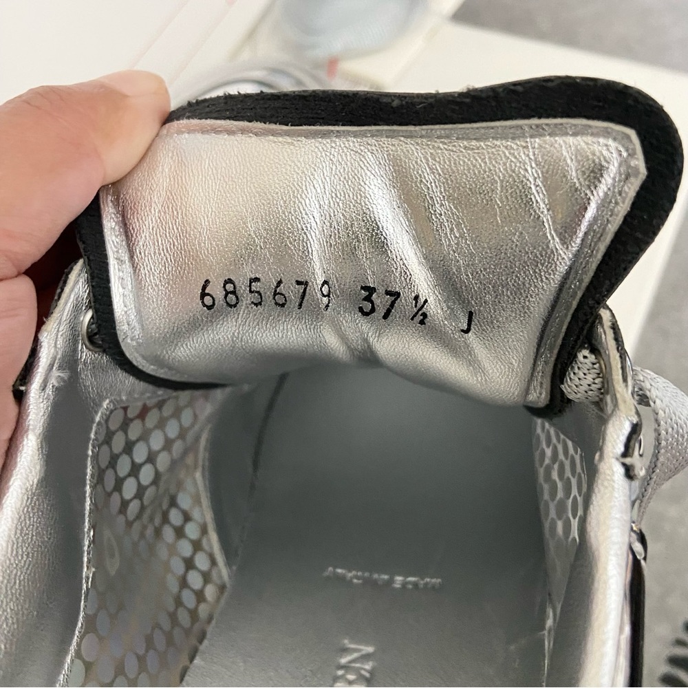 BNIB Alexander McQueen Silver Holographic Oversized Court Sneakers Women 37.5 - Picture 9 of 11